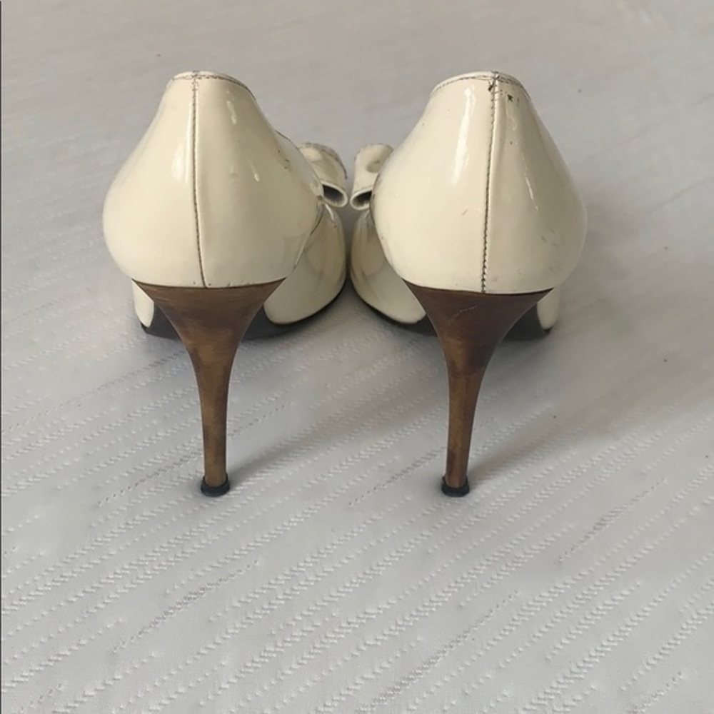 Stuart Weitzman heels with bows - Picture 3 of 8